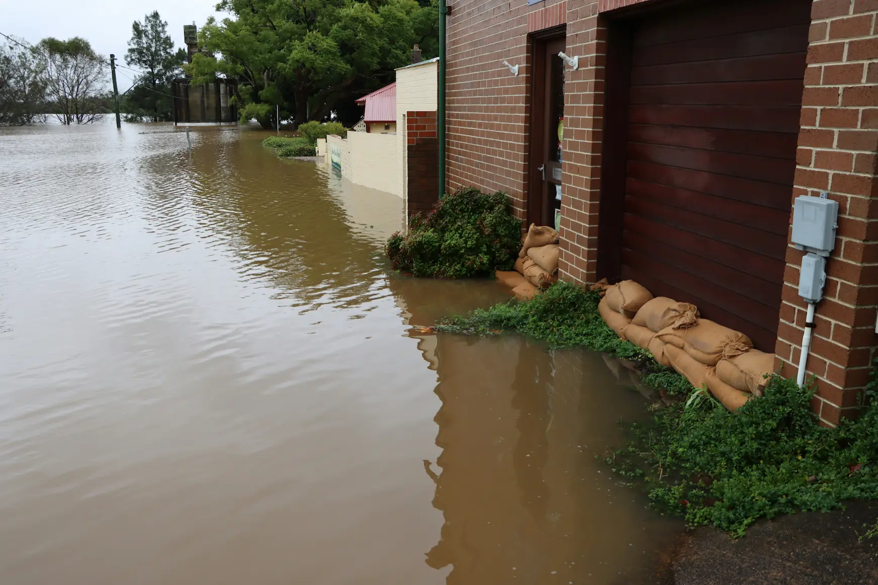 Selling a Water-Damaged House in Houston | Key Steps guide